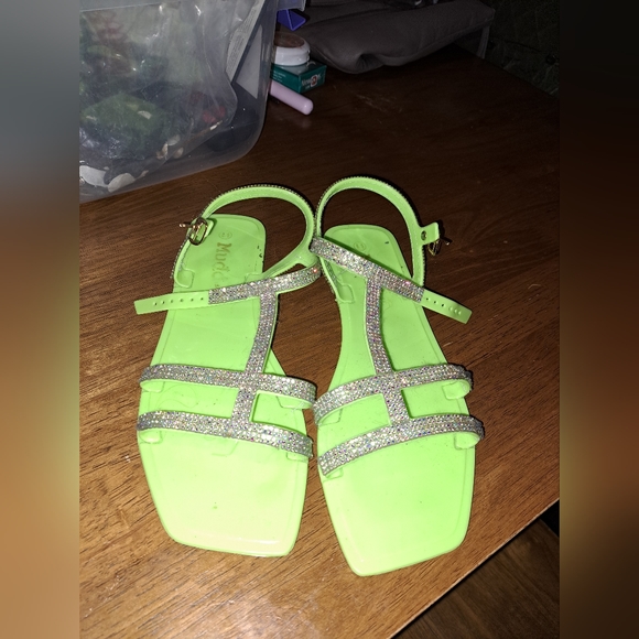 👽Mudd Strap sandals w rhinestones - Picture 4 of 6